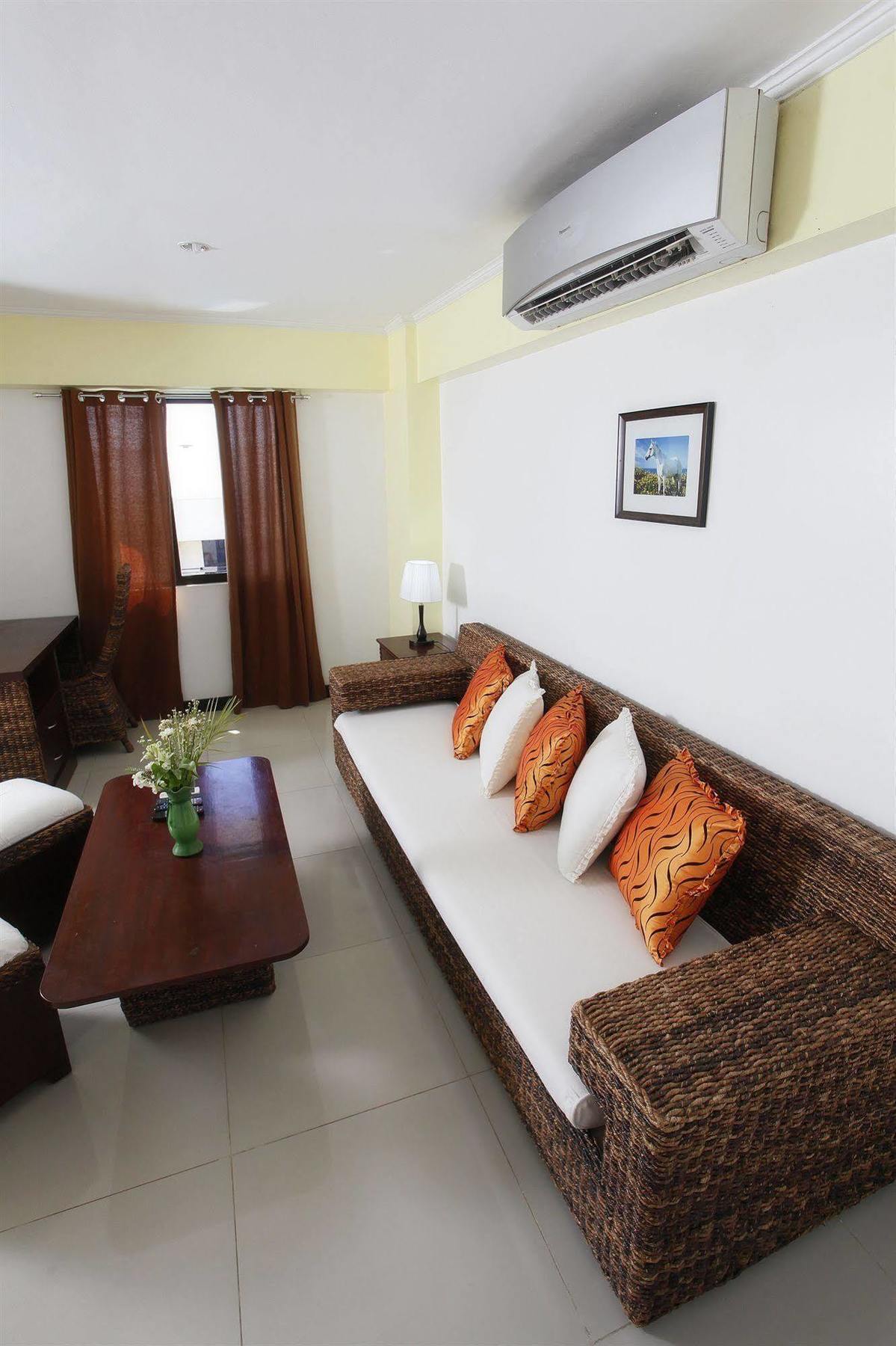 Sdr Serviced Apartments Cebu Exteriör bild